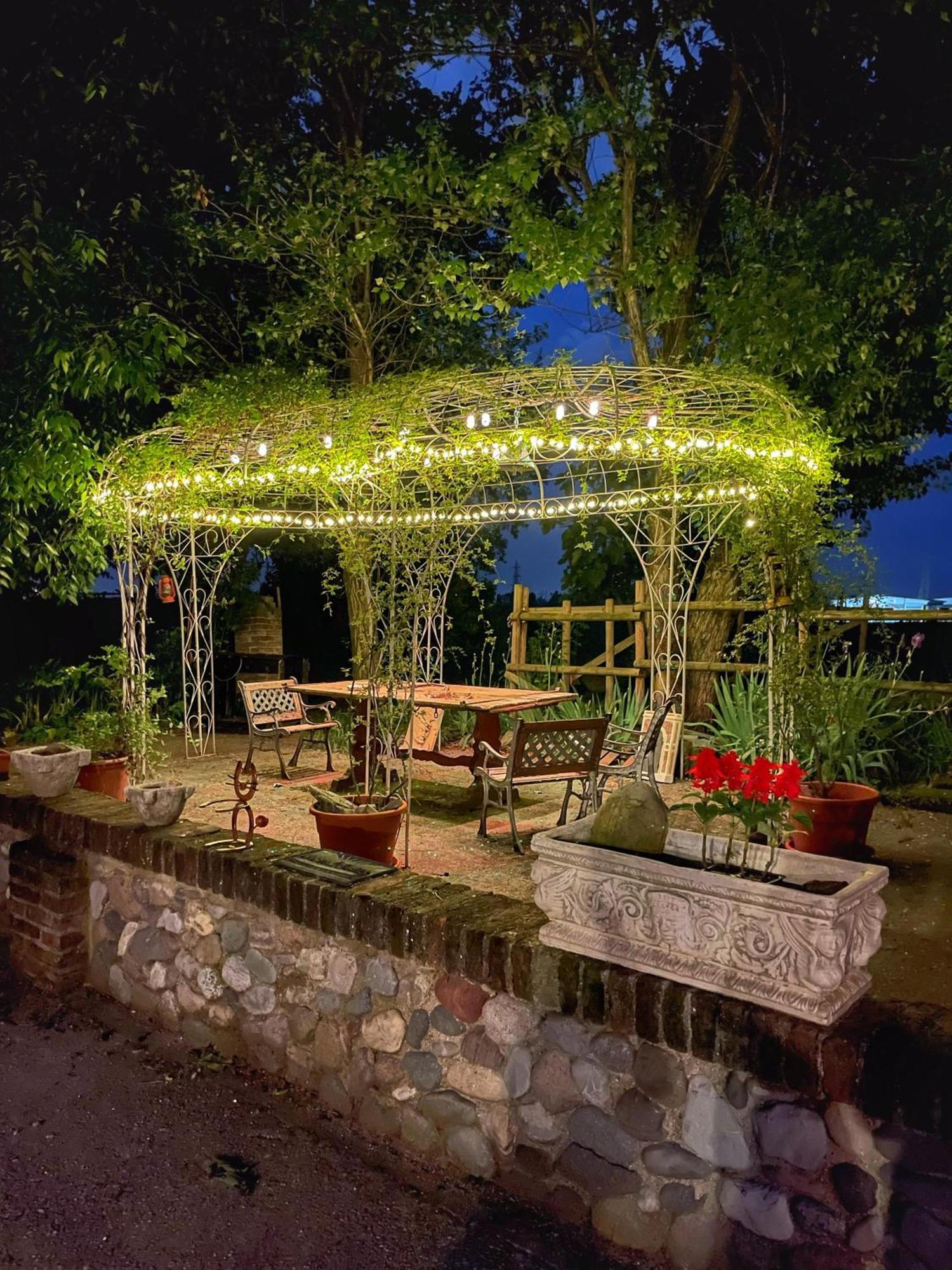 B&B La Cascina Di Alice Кастільйоне-делле-Стів'єре Екстер'єр фото