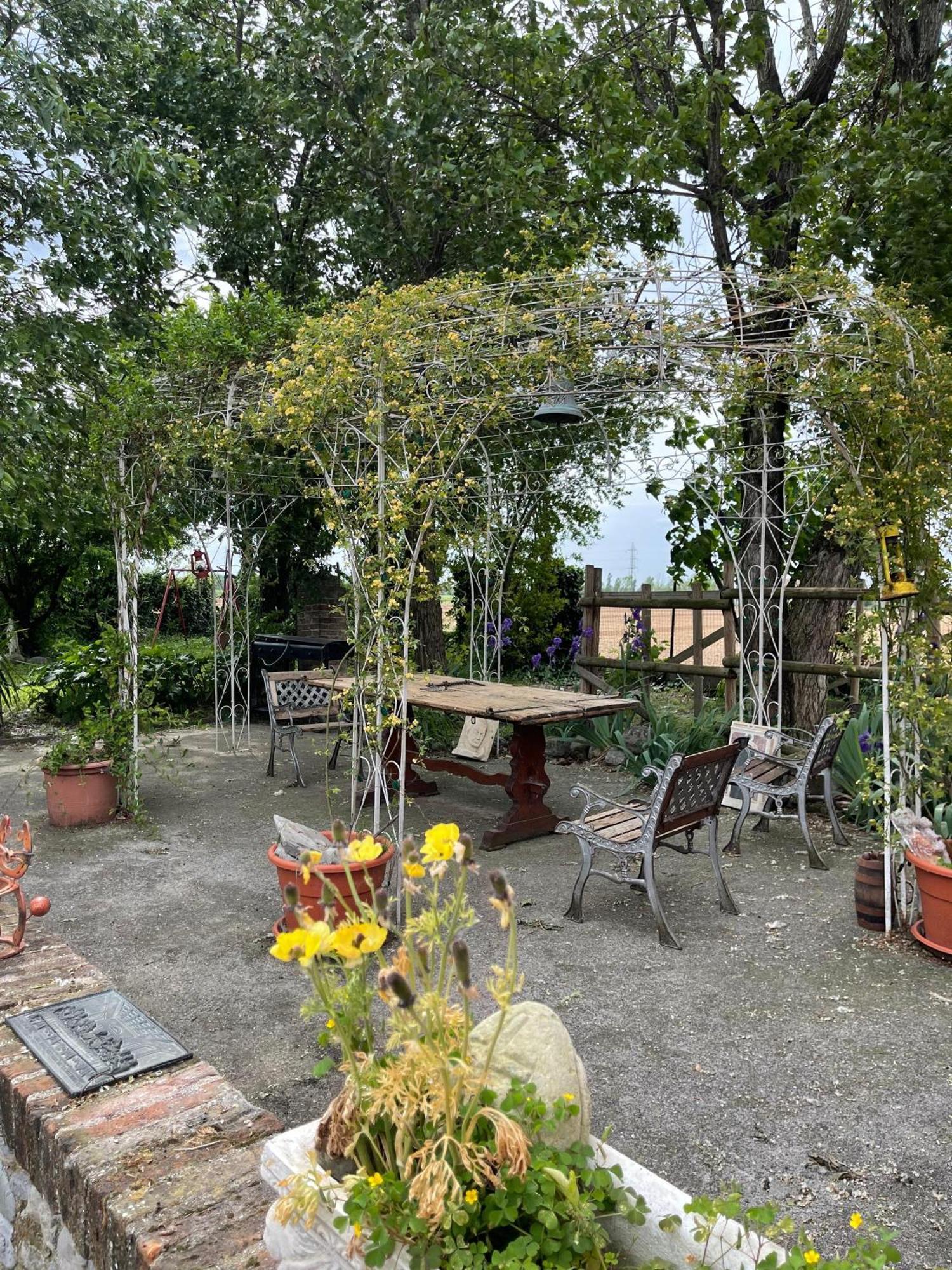B&B La Cascina Di Alice Кастільйоне-делле-Стів'єре Екстер'єр фото